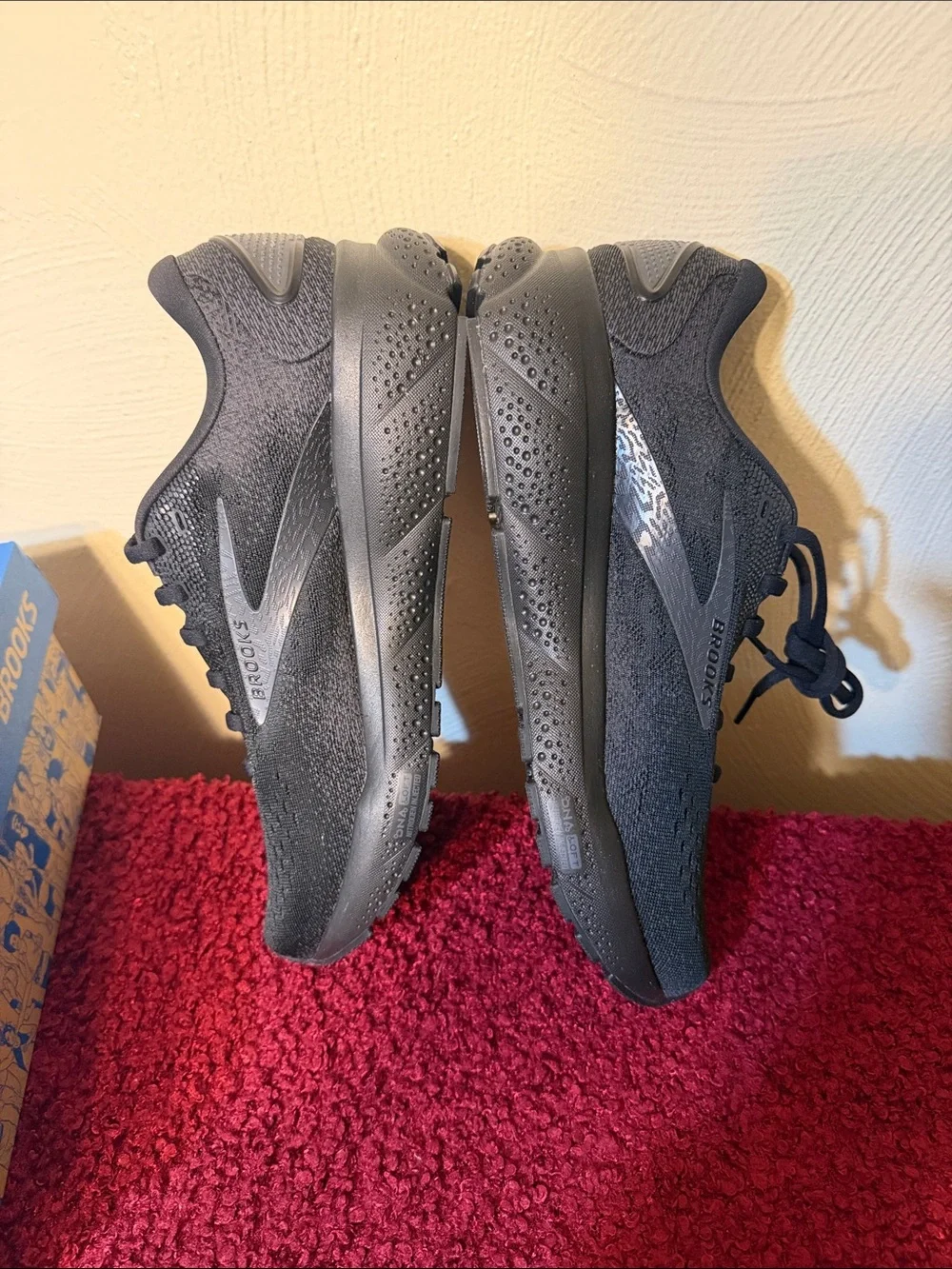 NWT Brooks Ghost 16 Running Sneakers Size 9.5 Narrow